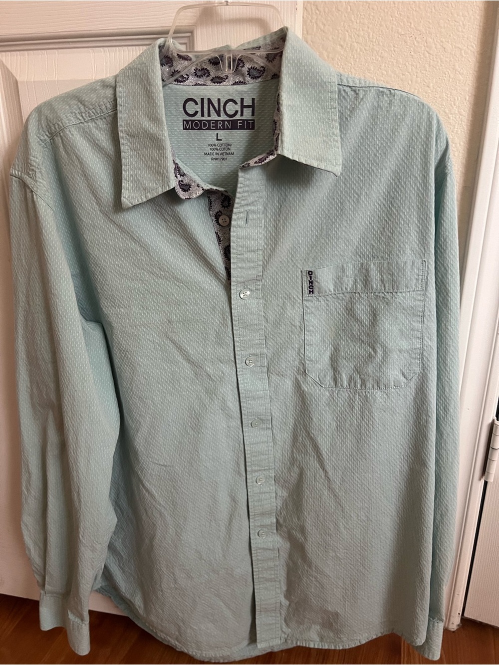 Cinch Men’s Green Shirt Size L Long Sleeves Chest Pocket w/logo Button Front